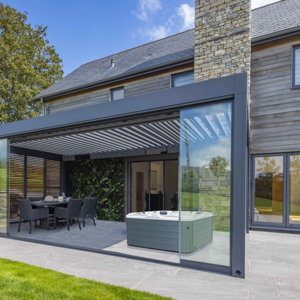 spa pergola bioclimatique vitrages loggias bois
